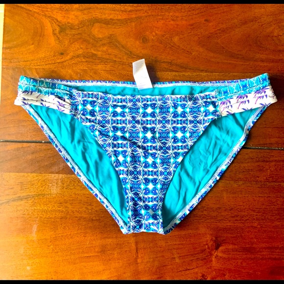 Tommy Bahama bikini bottoms Size XL like new - Picture 1 of 4